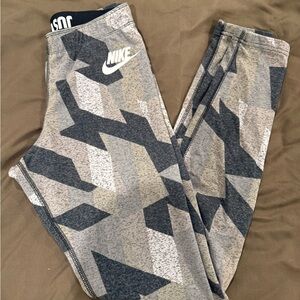 Nike Geometric Leggings - Black and Gray